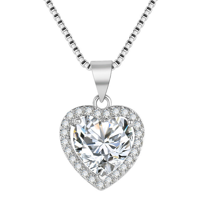 New White Diamond Imitation Moissanite Heart Pendant Necklace Fashion Collarbone Necklace For Girlfriend Jewellery Gift