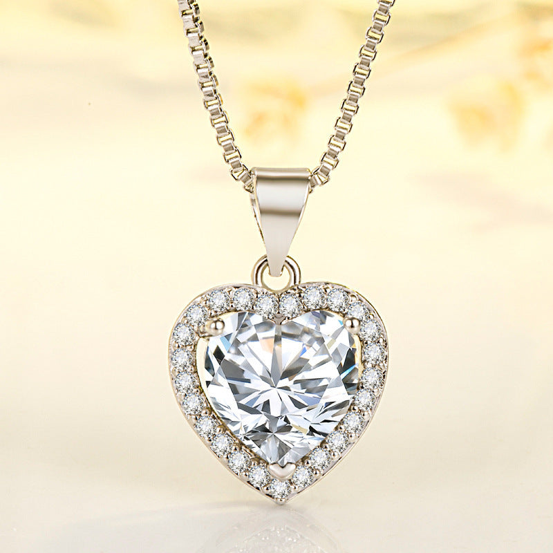 New White Diamond Imitation Moissanite Heart Pendant Necklace Fashion Collarbone Necklace For Girlfriend Jewellery Gift